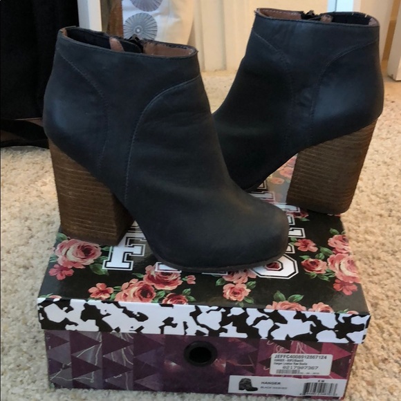 Jeffrey Campbell Hanger Booties, Black leather - Picture 2 of 6